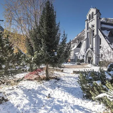Confort A St Lary: T2, 4 Pers, Jacuzzi, Sauna, Gym, Parking - Fr-1-296-512 *